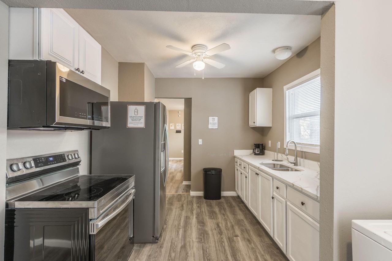 S Benton Ave - Photo 5 of 10