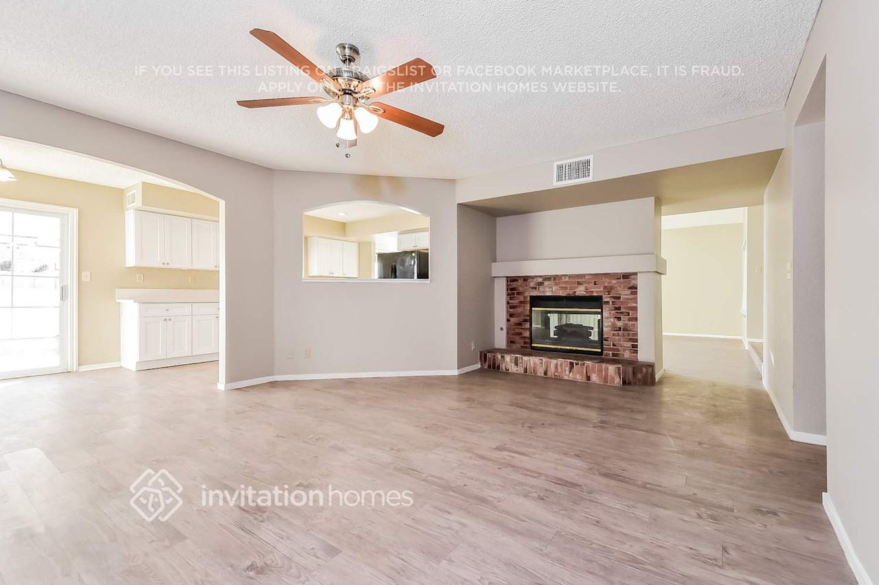 3320 Beach Port Dr - Photo 6 of 18