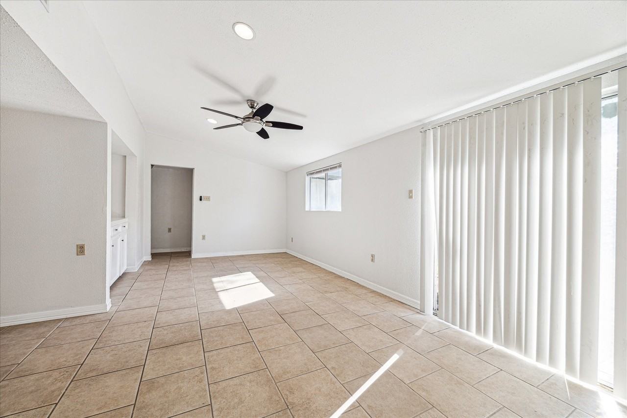 5125 Maple St - Photo 3 of 14