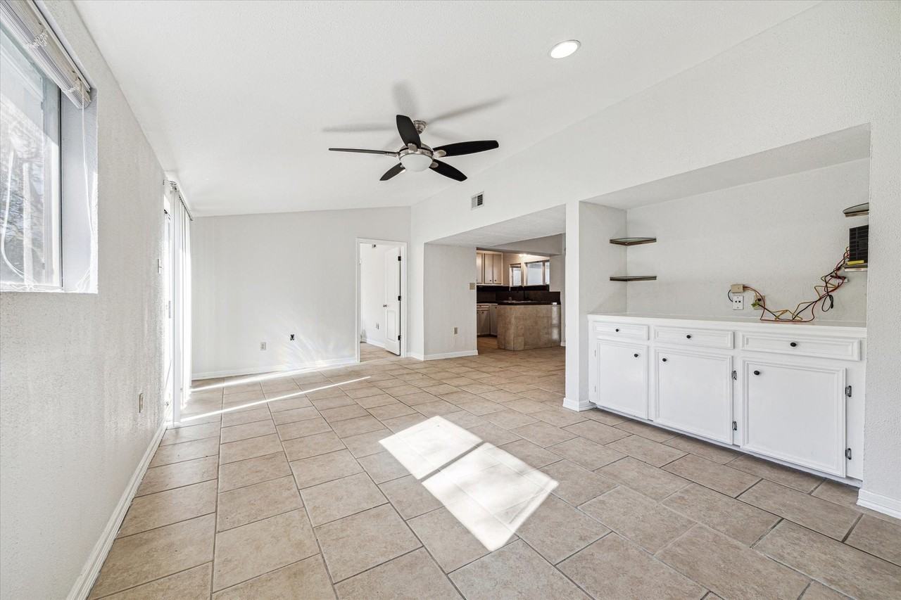 5125 Maple St - Photo 4 of 14