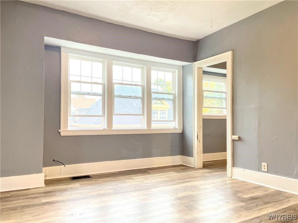 247 W Utica St - Photo 3 of 14