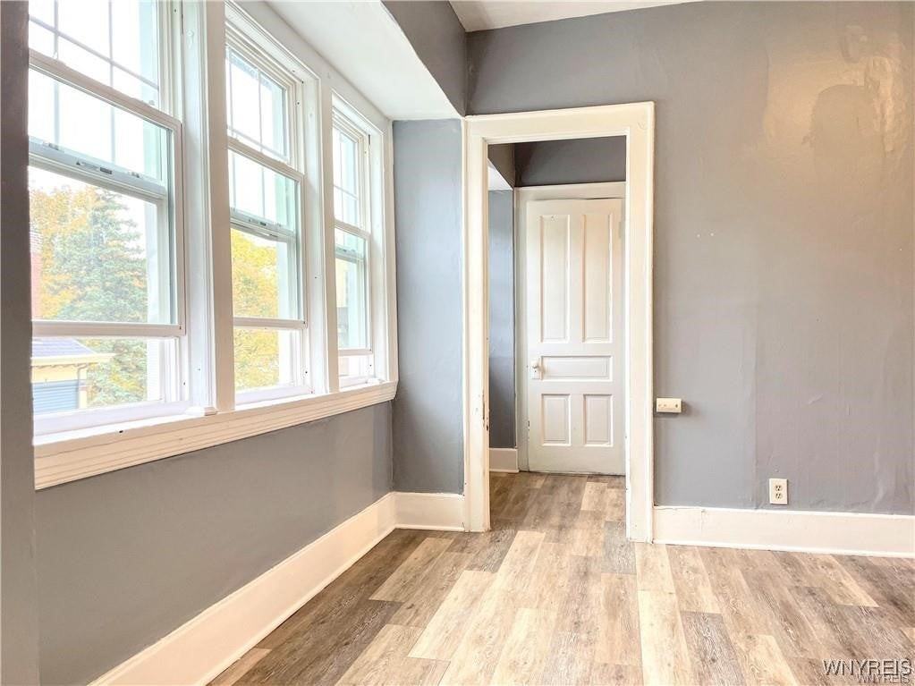 247 W Utica St - Photo 6 of 14