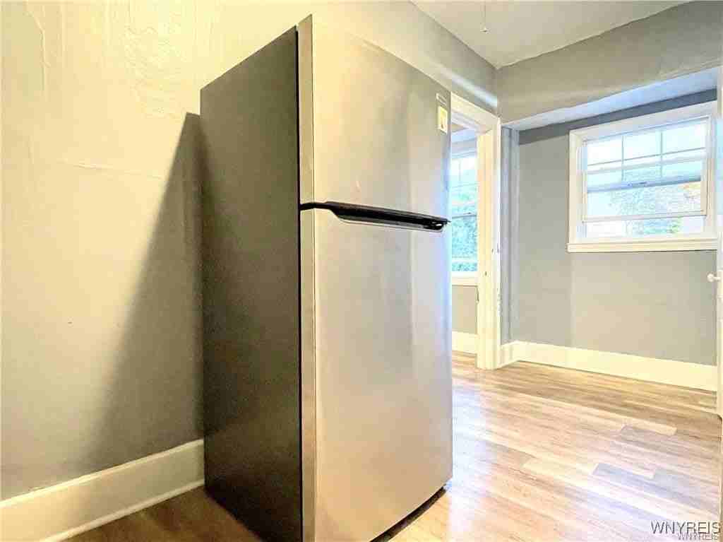 247 W Utica St - Photo 7 of 14