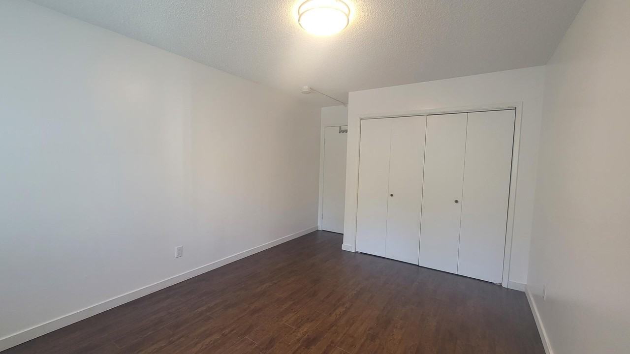 160 W 5th St - Photo 5 of 6