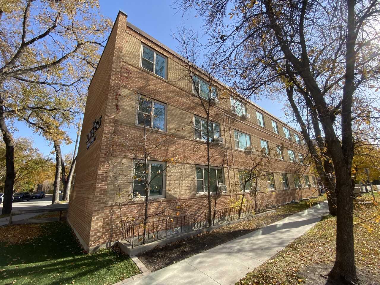 Marquis - Photo 3 of 24