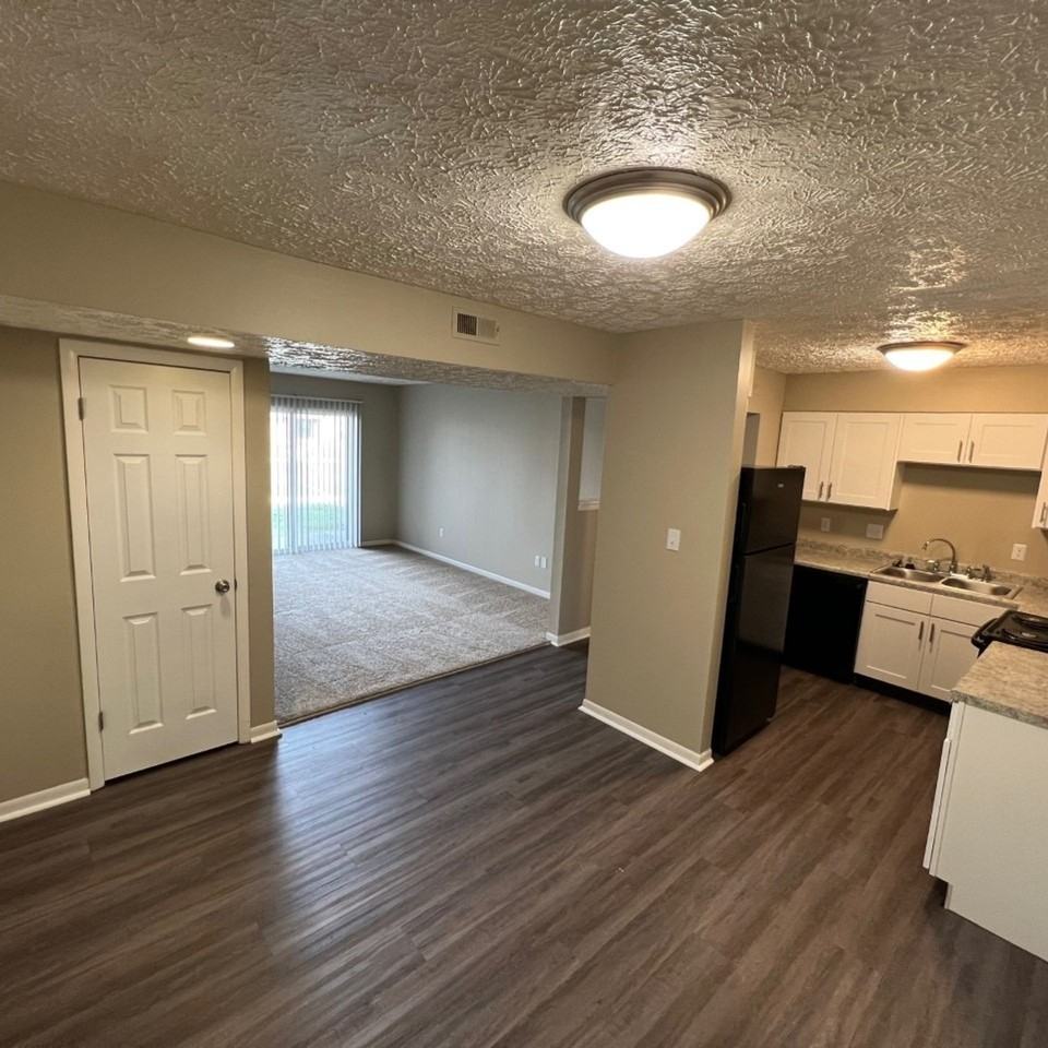 Cross Lakes Apartments - Photo 6 of 50