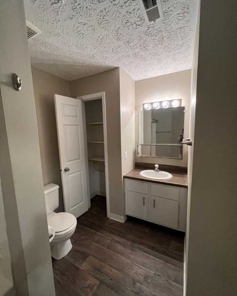 Cross Lakes Apartments - Photo 7 of 50