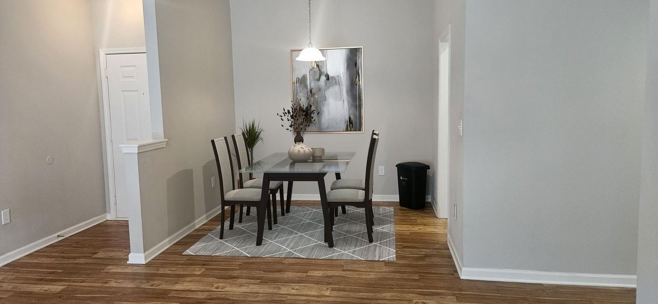 Park Madison Apartments - Photo 4 of 36