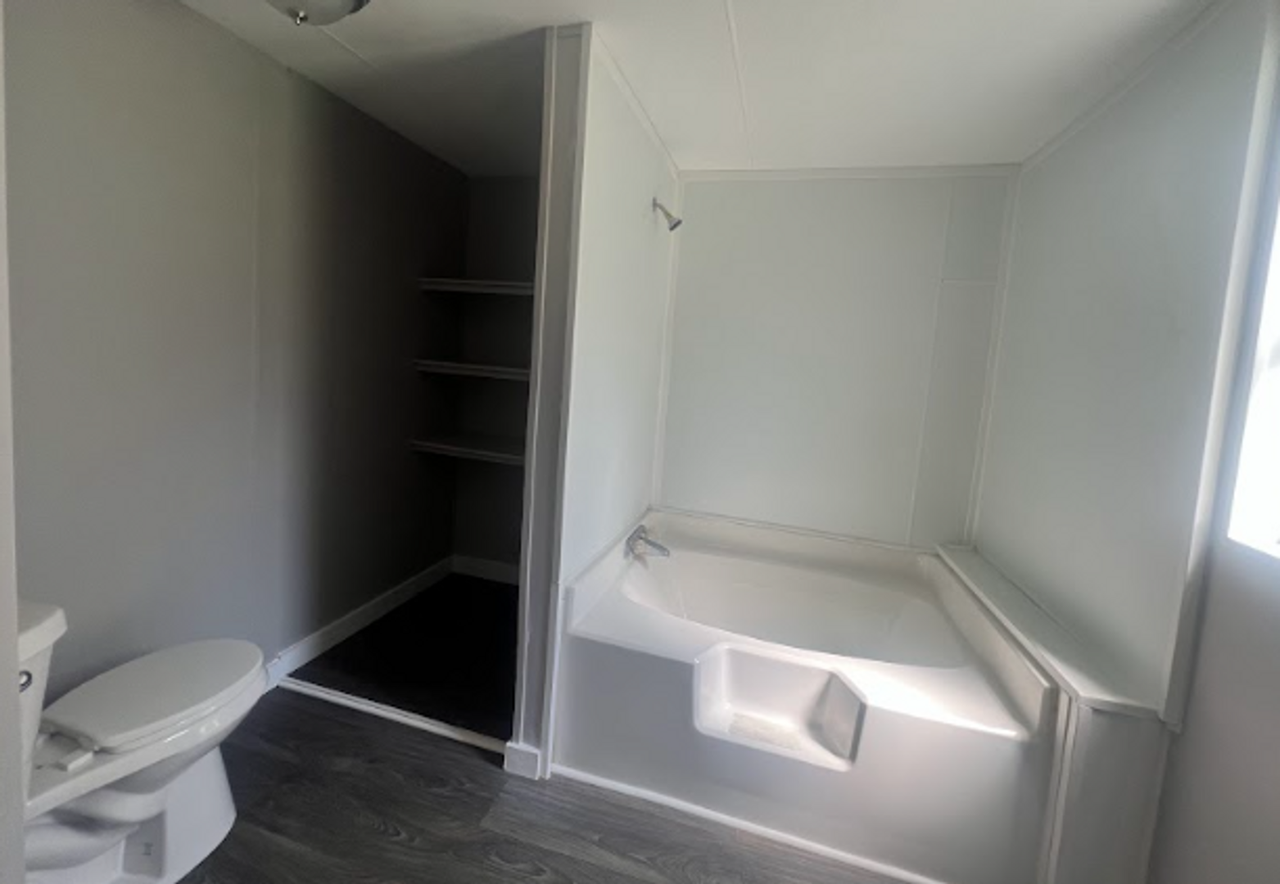 7017 Silver Lake Dr - Photo 4 of 5