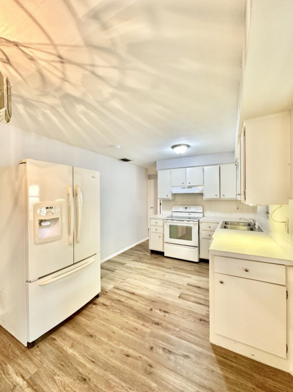 1501 S Hillcrest Ave - Photo 4 of 49