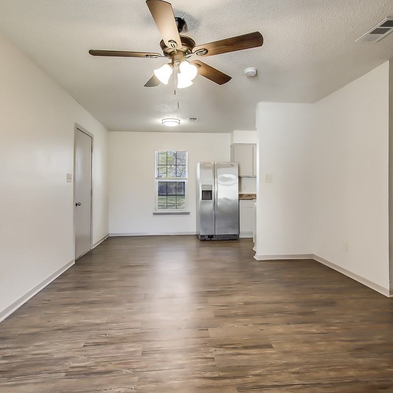 702 Catherine Ln - Photo 3 of 25