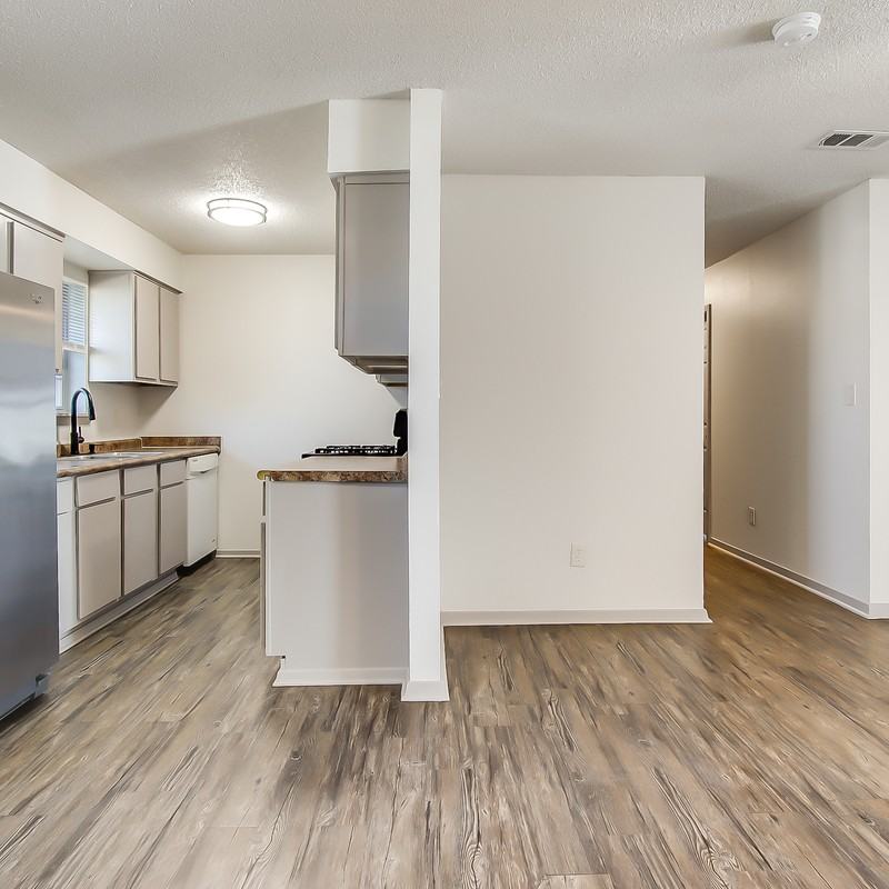 702 Catherine Ln - Photo 5 of 25