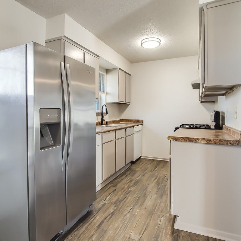 702 Catherine Ln - Photo 2 of 25