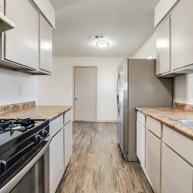 702 Catherine Ln - Photo 6 of 25