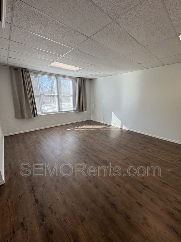 45 Point Dr - Photo 2 of 5