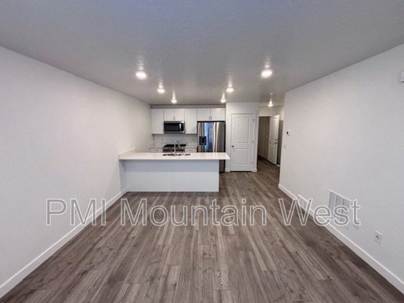 3898 S Bowie Dr - Photo 5 of 16