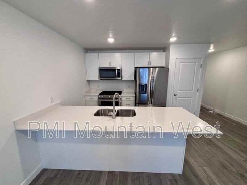 3898 S Bowie Dr - Photo 6 of 16