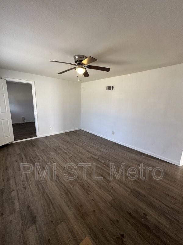 9724 Dennis Dr - Photo 3 of 9