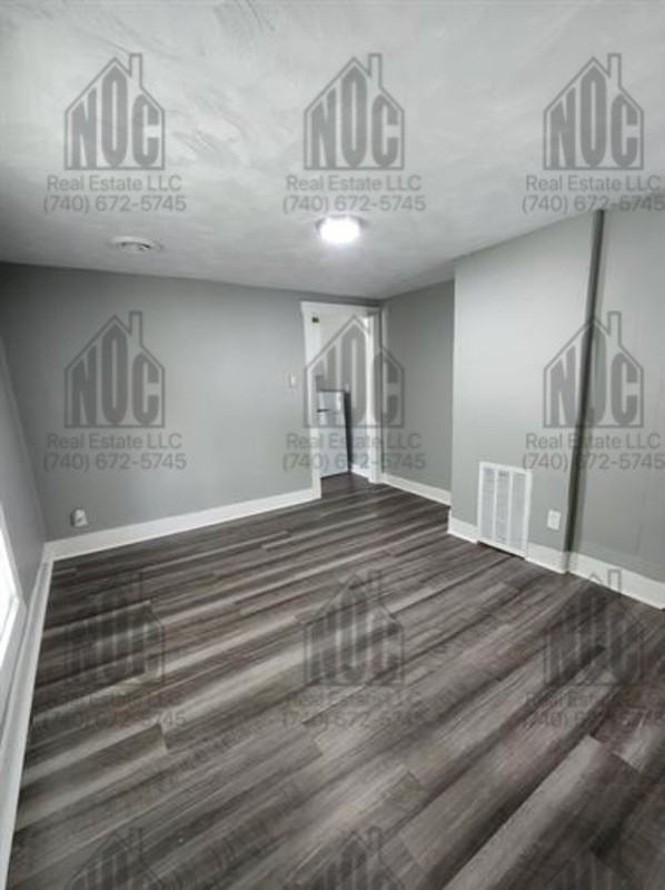 913 915 N Pierce Ave. - Photo 2 of 5