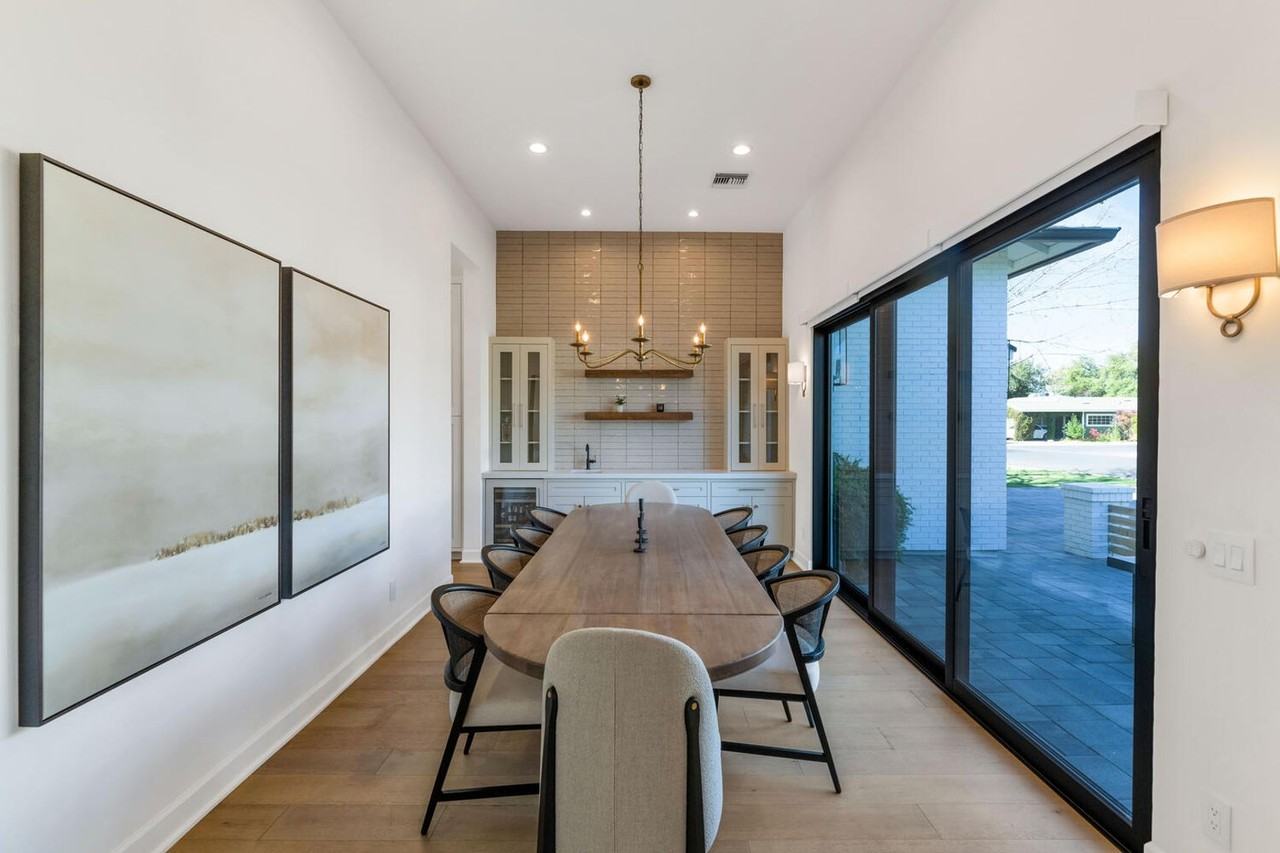 4147 E Clarendon Ave - Photo 7 of 31