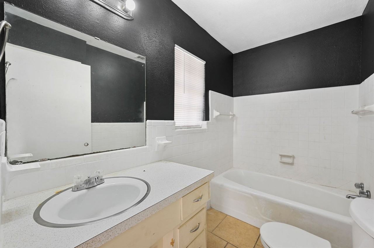 228 N 4th St - Photo 5 of 20