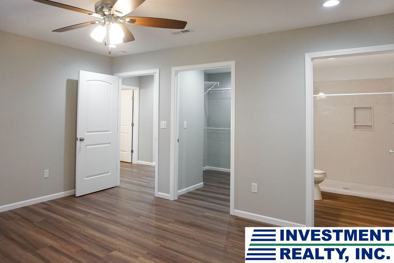 1190-MF4-E2 - Photo 7 of 13