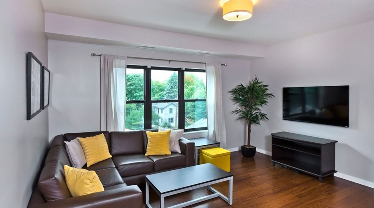 Grand and Finn Apartments - Photo 4 of 20