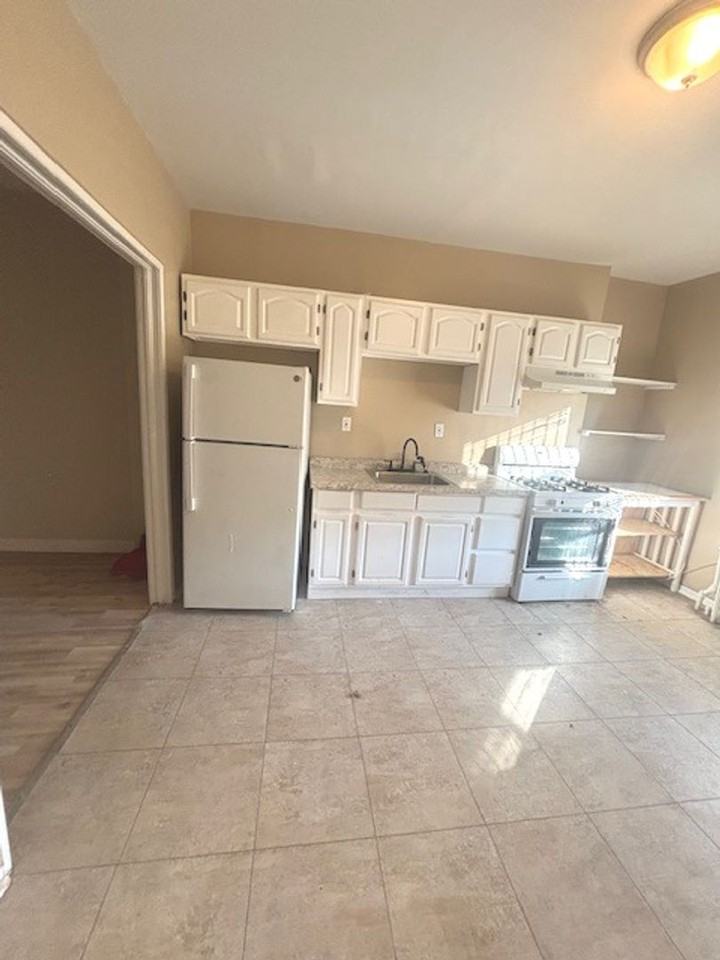 1729 Darley Ave - Photo 3 of 20