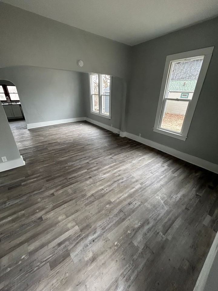 511 Front St - Photo 2 of 15