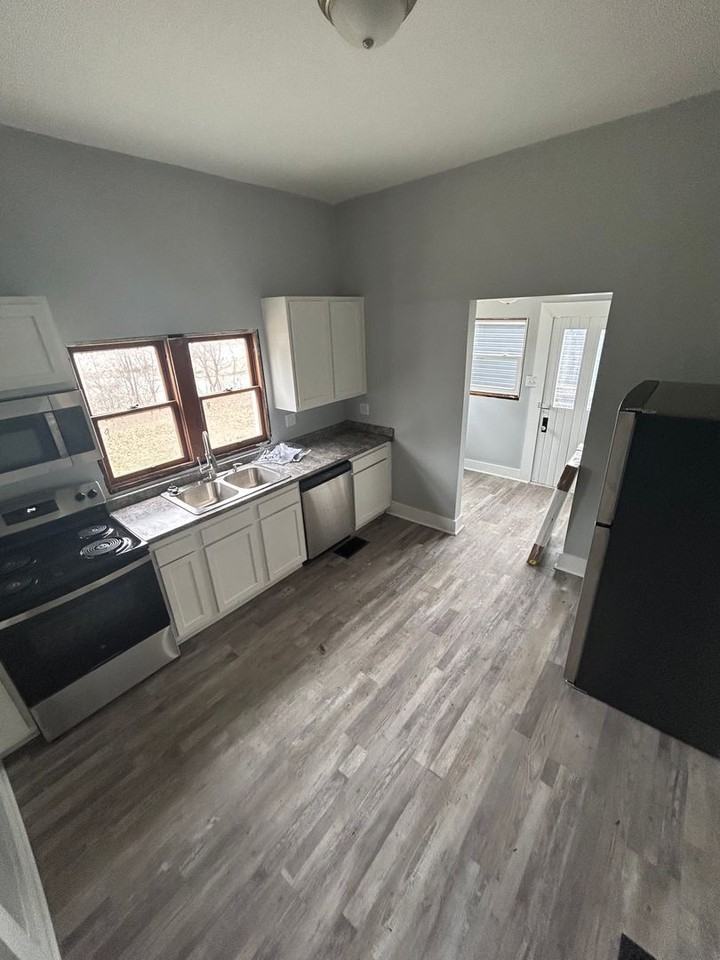 511 Front St - Photo 6 of 15