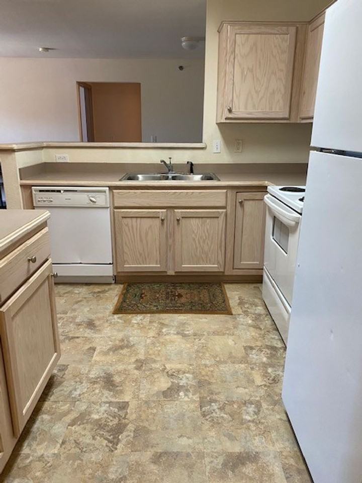 913 Westridge Dr #18 - Photo 5 of 9