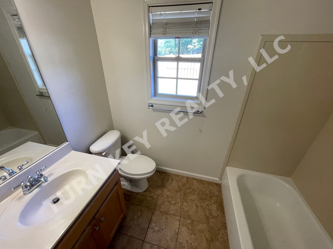 112 Vann Cir - Photo 3 of 15