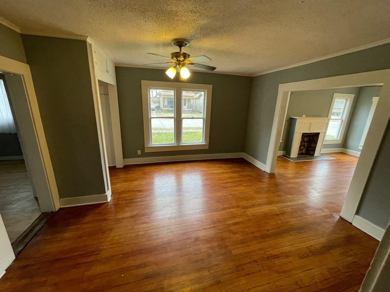 3849 Alexander Ave - Photo 3 of 12