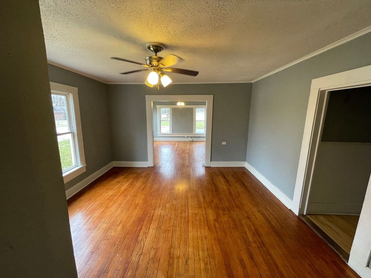 3849 Alexander Ave - Photo 4 of 12