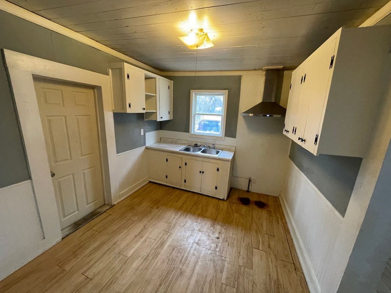 3849 Alexander Ave - Photo 5 of 12