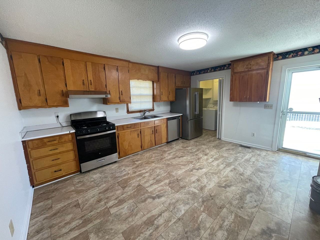 109 Jackson Rd - Photo 5 of 23