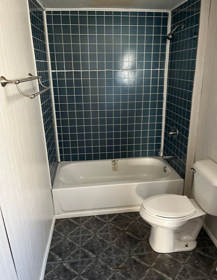 212 E Lincoln St - Photo 4 of 18