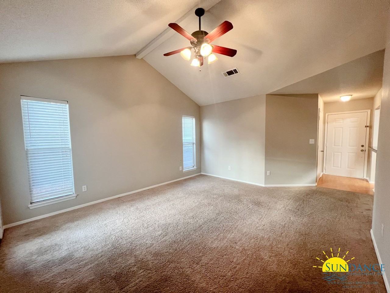 1538 Meadowbrook Ct - Photo 3 of 25