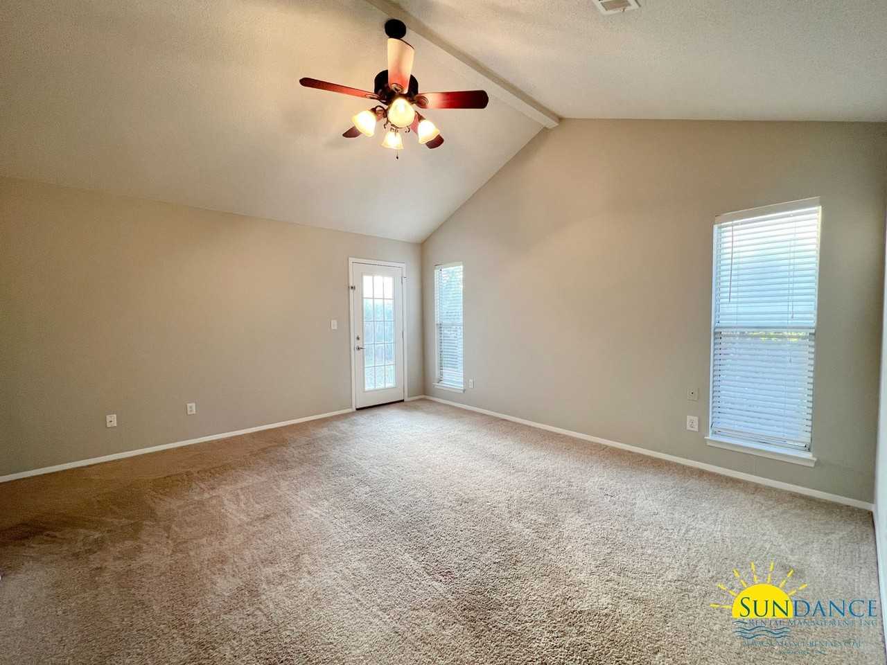 1538 Meadowbrook Ct - Photo 5 of 25