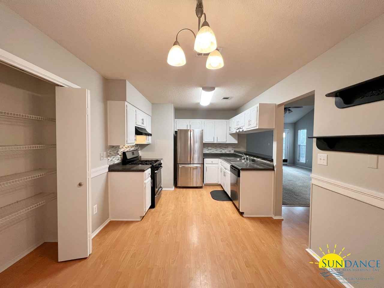 1538 Meadowbrook Ct - Photo 6 of 25