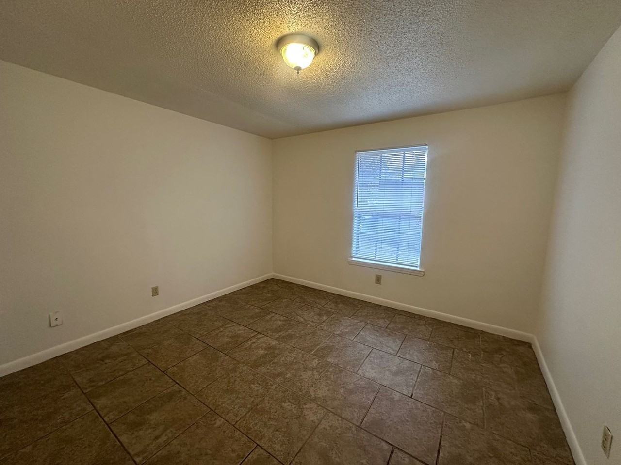 3001 Hodges St - Photo 4 of 6