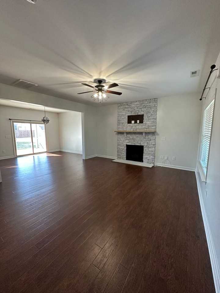 215 Ingram Fields Dr - Photo 2 of 28