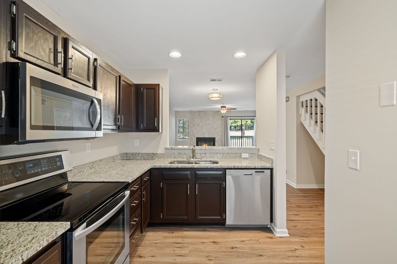 4131 N Course Dr - Photo 3 of 18