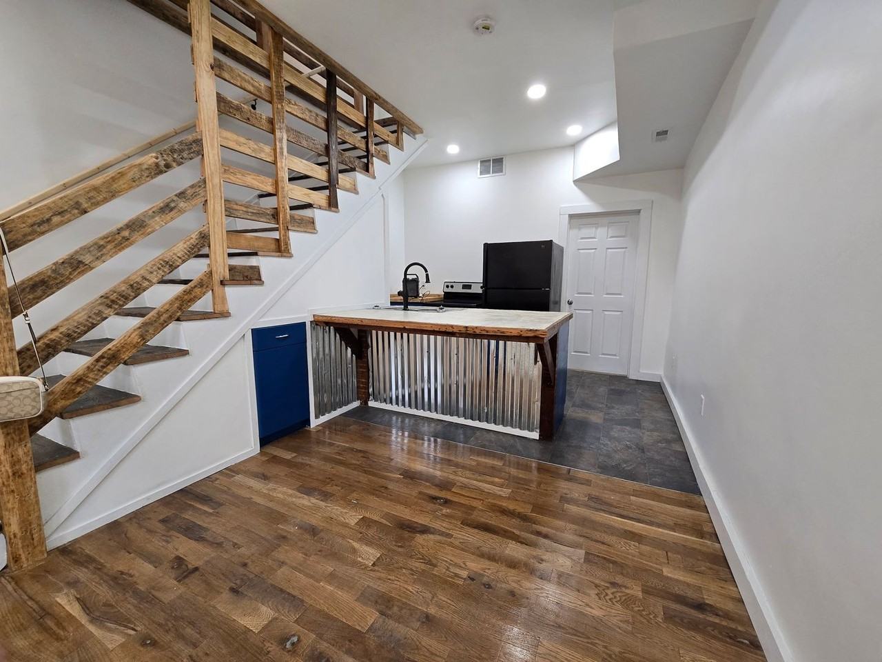 658 State Ave - Photo 5 of 17