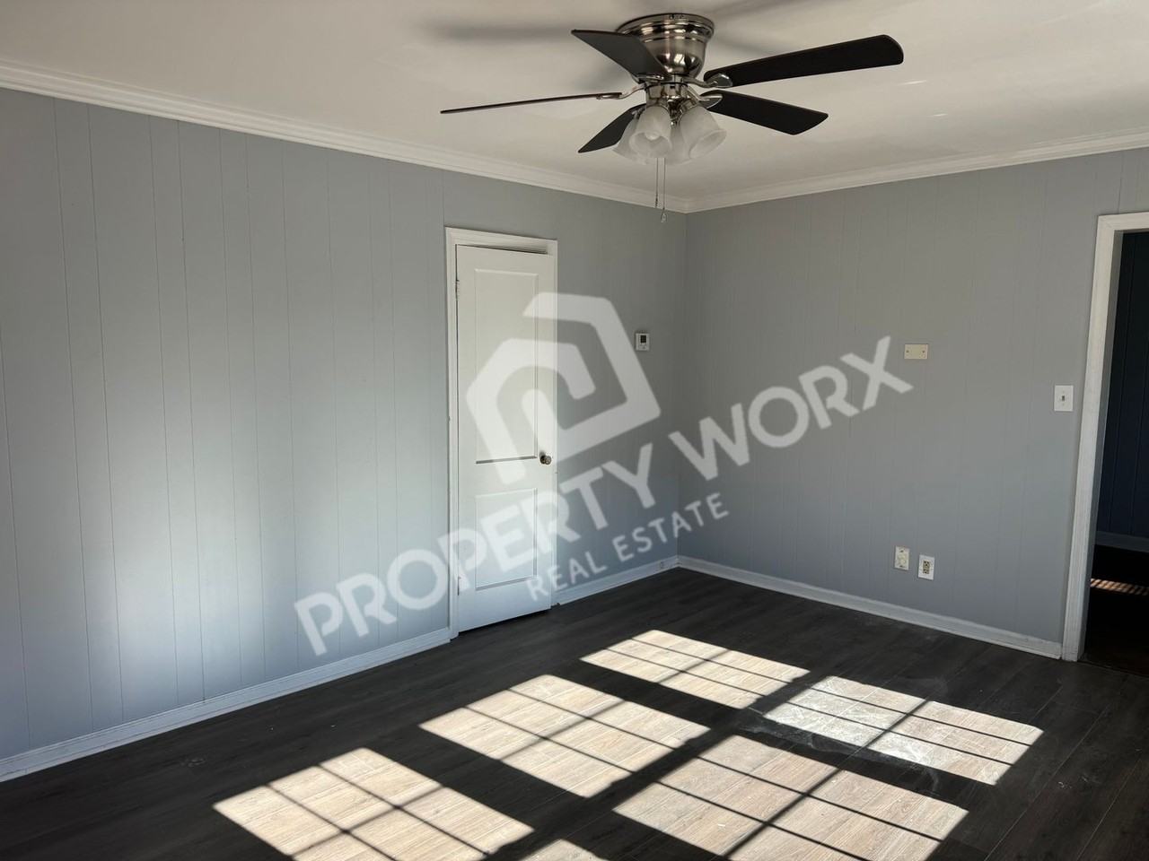 1416 Rosewood Ave - Photo 2 of 5