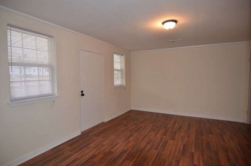 2111 Cadden Rd - Photo 5 of 21