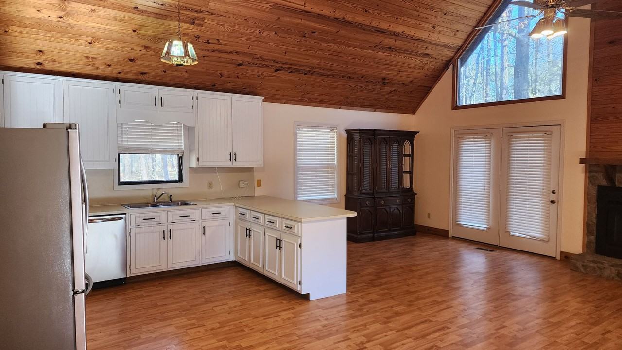 1033 Lick Skillet Rd - Photo 3 of 12