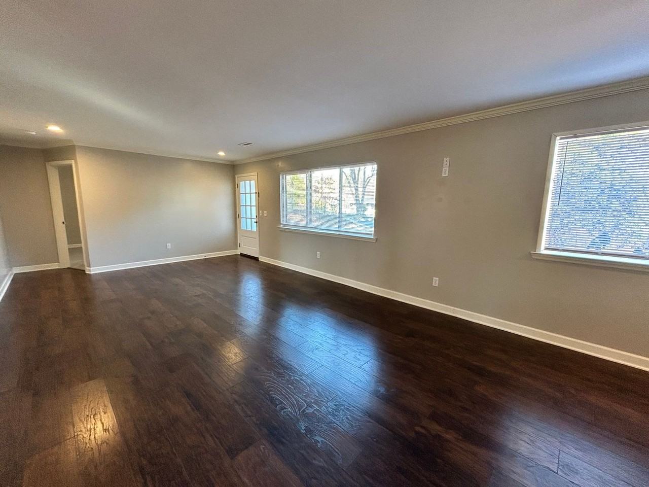 4224 Victory St - Photo 4 of 17
