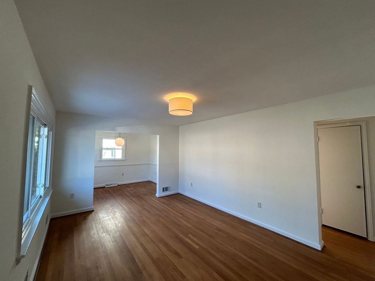 1507 W 45th St - Photo 3 of 25