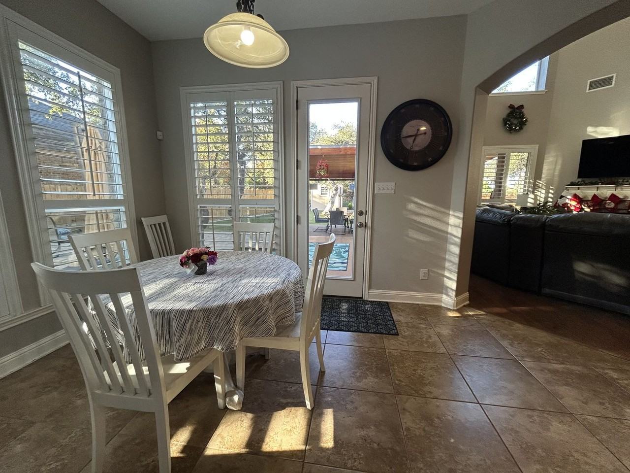 6512 Mitra Dr - Photo 7 of 27